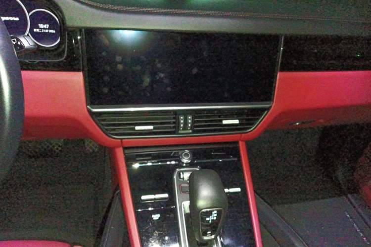 Used Porsche Cayenne E-Hybrid 2022 Cayenne E-Hybrid 2.0T Platinum Edition Audio And AC Panel