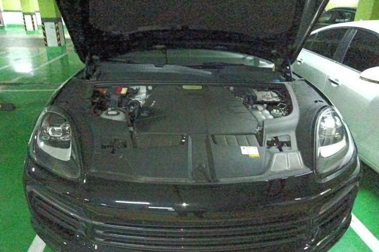 Used Porsche Cayenne E-Hybrid 2022 Cayenne E-Hybrid 2.0T Platinum Edition Engine Bay