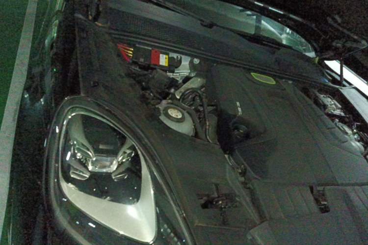 Used Porsche Cayenne E-Hybrid 2022 Cayenne E-Hybrid 2.0T Platinum Edition Engine Bay Right