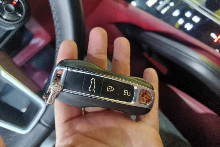Used Porsche Cayenne E-Hybrid 2022 Cayenne E-Hybrid 2.0T Platinum Edition Interior 1