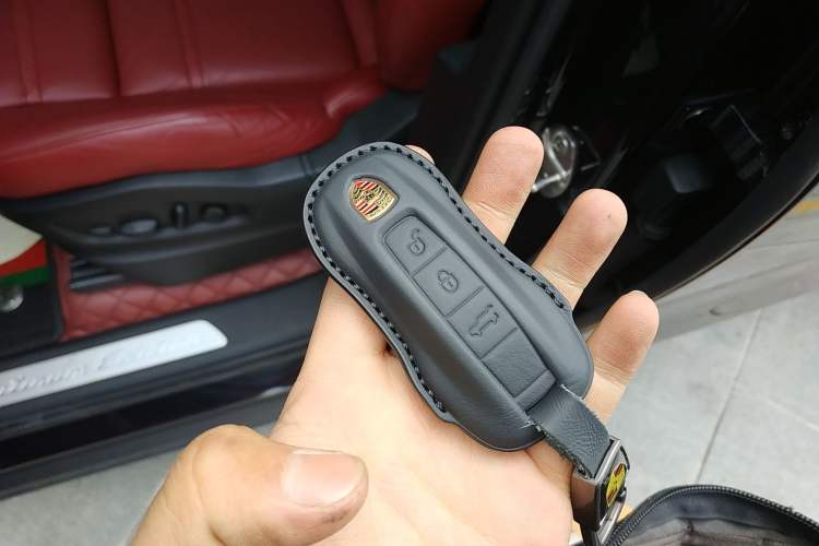Used Porsche Cayenne E-Hybrid 2022 Cayenne E-Hybrid 2.0T Platinum Edition Interior 1