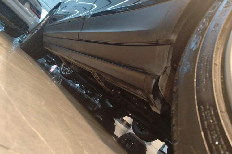 Used Porsche Cayenne E-Hybrid 2022 Cayenne E-Hybrid 2.0T Platinum Edition Left Side Sill