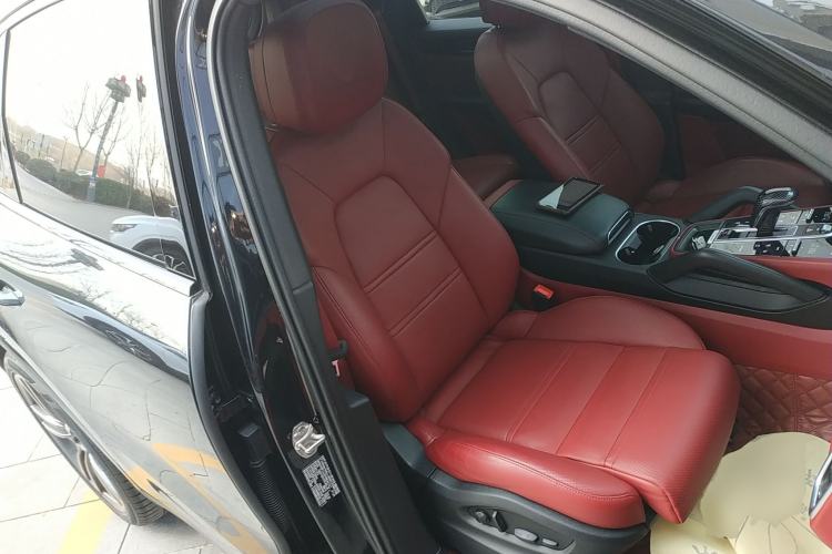 Used Porsche Cayenne E-Hybrid 2022 Cayenne E-Hybrid 2.0T Platinum Edition Right Front Seat