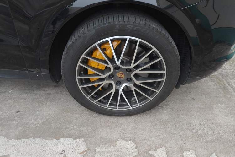 Used Porsche Cayenne E-Hybrid 2022 Cayenne E-Hybrid 2.0T Platinum Edition Right Front Wheel Hub