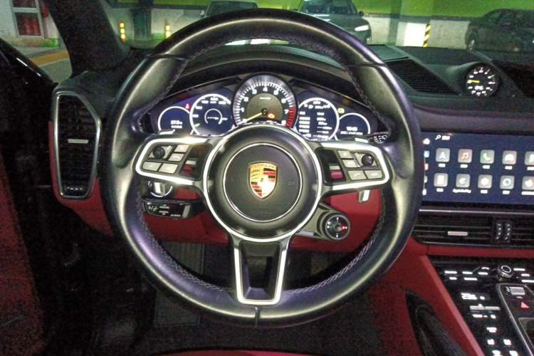 Used Porsche Cayenne E-Hybrid 2022 Cayenne E-Hybrid 2.0T Platinum Edition Steering Wheel