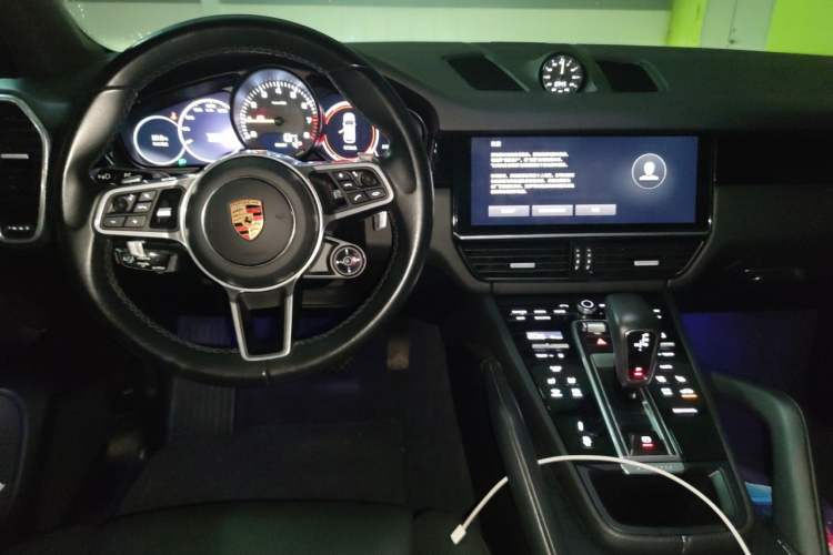 Used Porsche Cayenne E-Hybrid 2022 Cayenne E-Hybrid 2.0T Platinum Edition Center Console