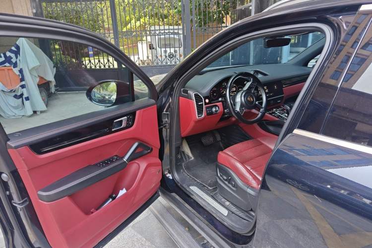 Used Porsche Cayenne E-Hybrid 2022 Cayenne E-Hybrid 2.0T Platinum Edition Driver Seat