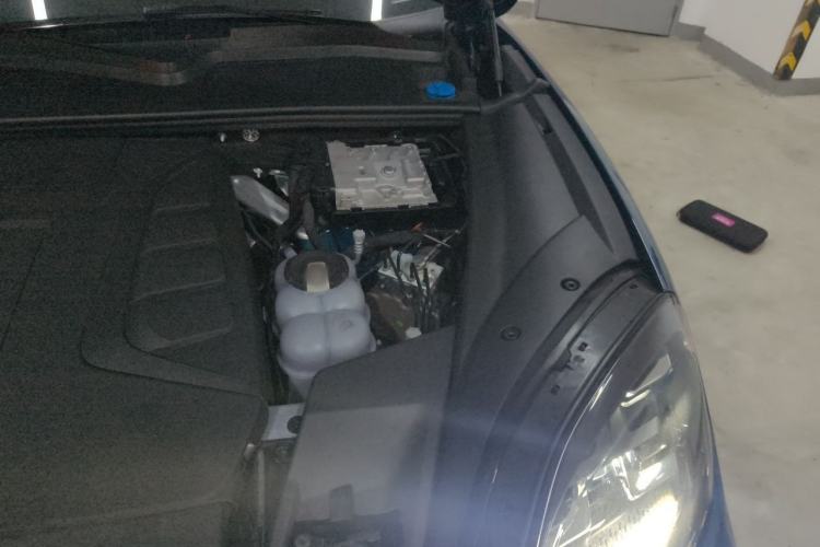 Used Porsche Cayenne E-Hybrid 2022 Cayenne E-Hybrid 2.0T Platinum Edition Engine Bay Left