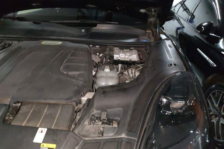 Used Porsche Cayenne E-Hybrid 2022 Cayenne E-Hybrid 2.0T Platinum Edition Engine Bay Left