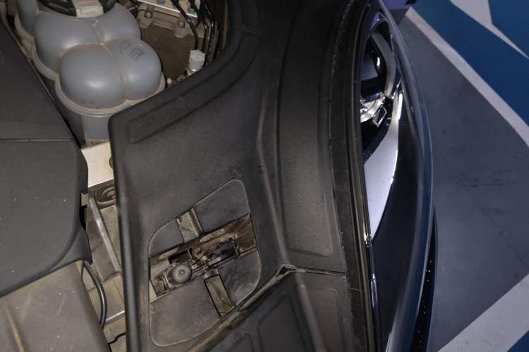 Used Porsche Cayenne E-Hybrid 2022 Cayenne E-Hybrid 2.0T Platinum Edition Engine Bay Left