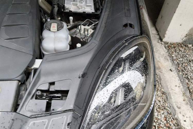 Used Porsche Cayenne E-Hybrid 2022 Cayenne E-Hybrid 2.0T Platinum Edition Engine Bay Left