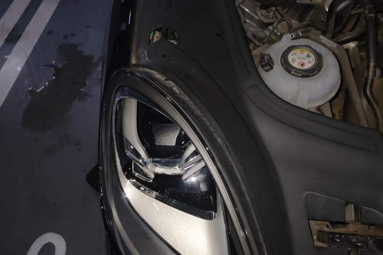 Used Porsche Cayenne E-Hybrid 2022 Cayenne E-Hybrid 2.0T Platinum Edition Engine Bay Right