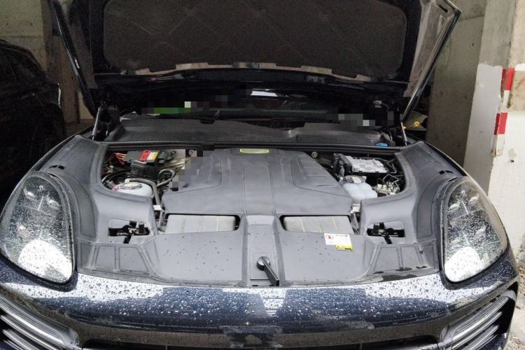 Used Porsche Cayenne E-Hybrid 2022 Cayenne E-Hybrid 2.0T Platinum Edition Engine Bay