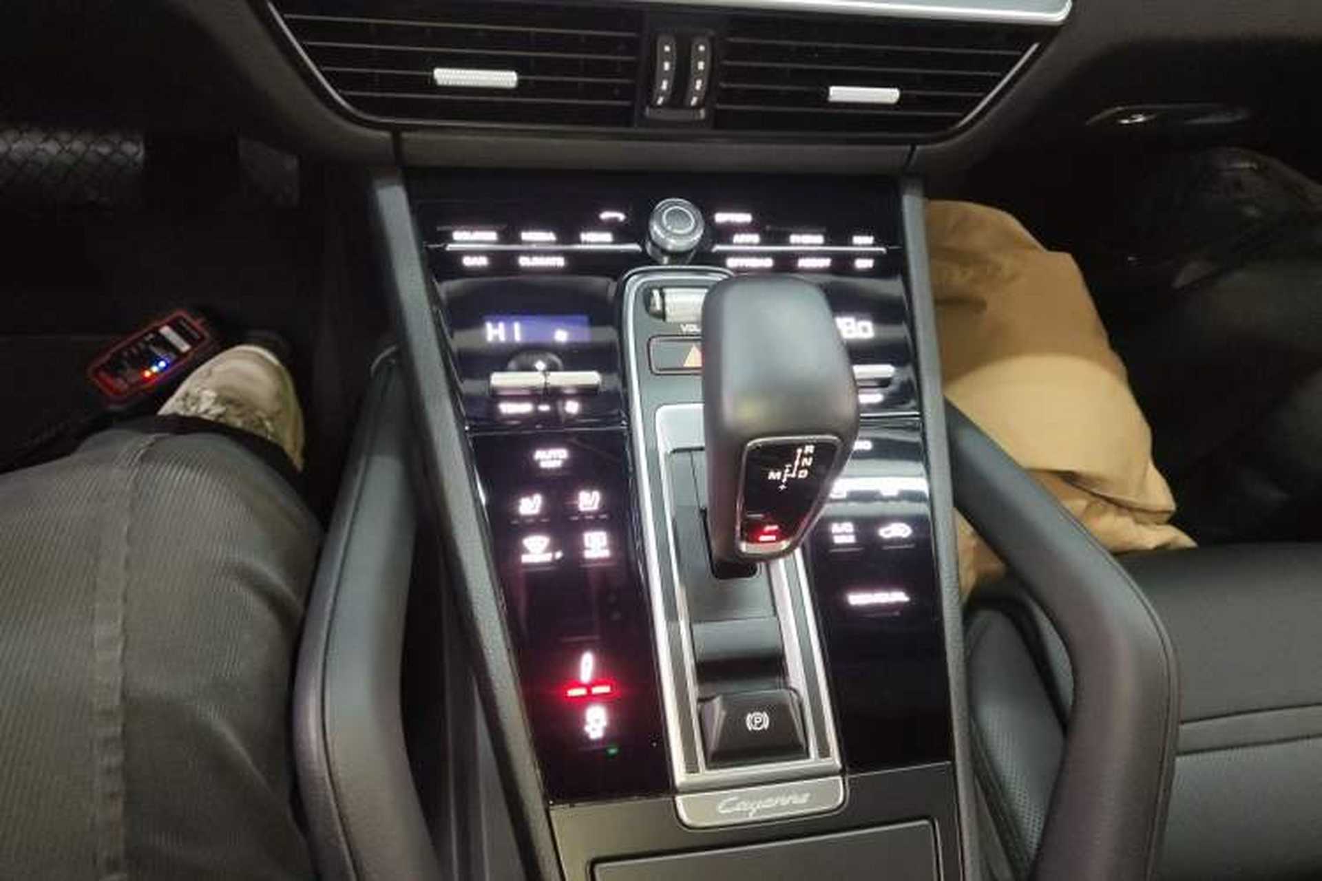 Used Porsche Cayenne E-Hybrid 2022 Cayenne E-Hybrid 2.0T Platinum Edition Gear Lever