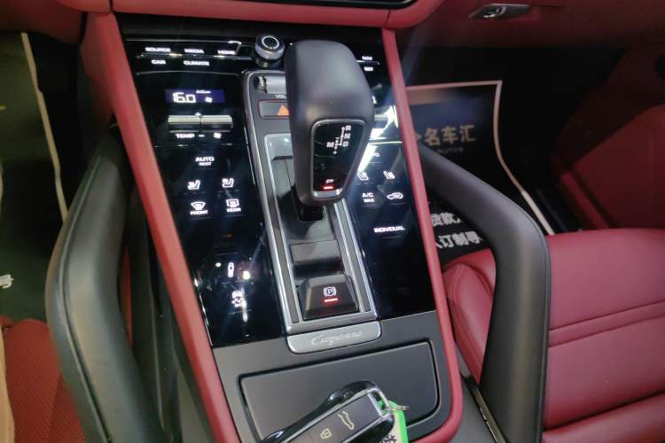 Used Porsche Cayenne E-Hybrid 2022 Cayenne E-Hybrid 2.0T Platinum Edition Gear Lever