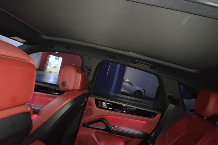 Used Porsche Cayenne E-Hybrid 2022 Cayenne E-Hybrid 2.0T Platinum Edition Headliner