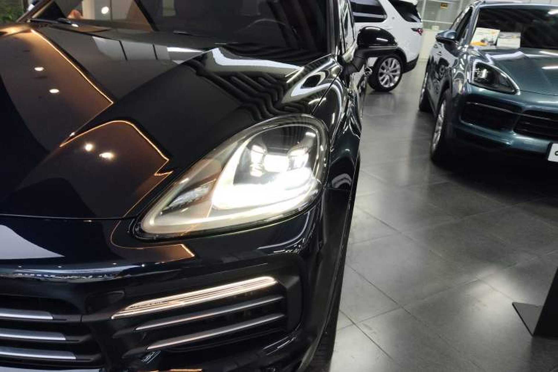 Used Porsche Cayenne E-Hybrid 2022 Cayenne E-Hybrid 2.0T Platinum Edition Left Front Headlight