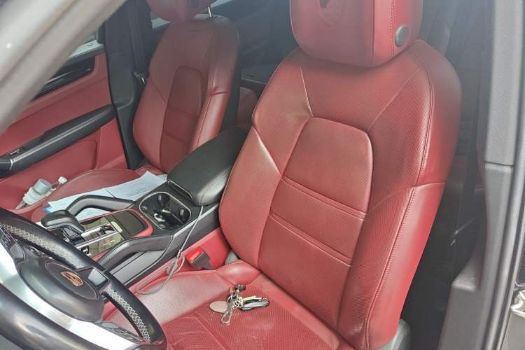 Used Porsche Cayenne E-Hybrid 2022 Cayenne E-Hybrid 2.0T Platinum Edition Left Front Seat