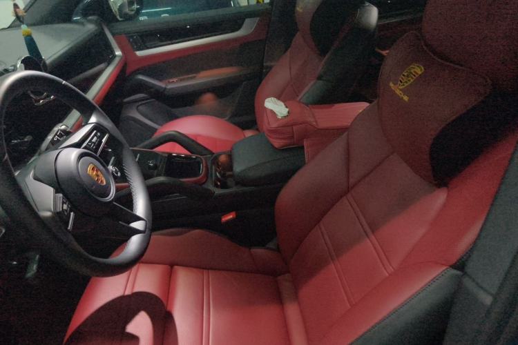Used Porsche Cayenne E-Hybrid 2022 Cayenne E-Hybrid 2.0T Platinum Edition Left Front Seat