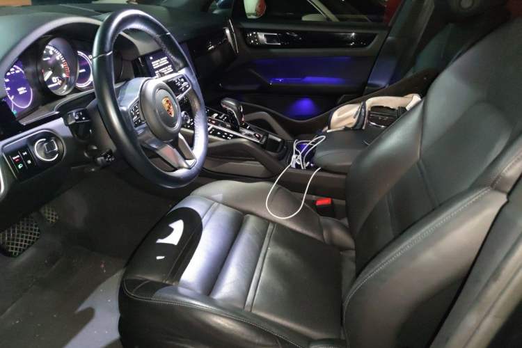 Used Porsche Cayenne E-Hybrid 2022 Cayenne E-Hybrid 2.0T Platinum Edition Left Front Seat