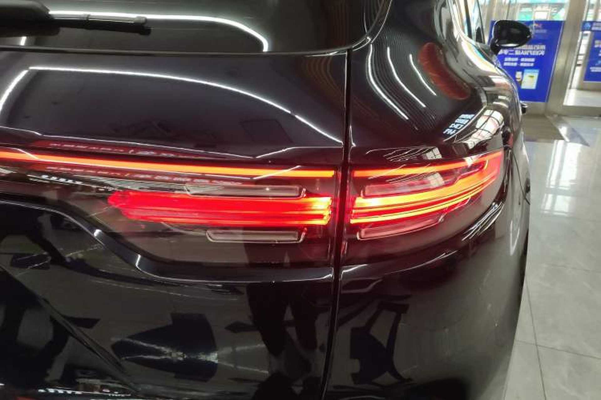 Used Porsche Cayenne E-Hybrid 2022 Cayenne E-Hybrid 2.0T Platinum Edition Right Rear Taillight
