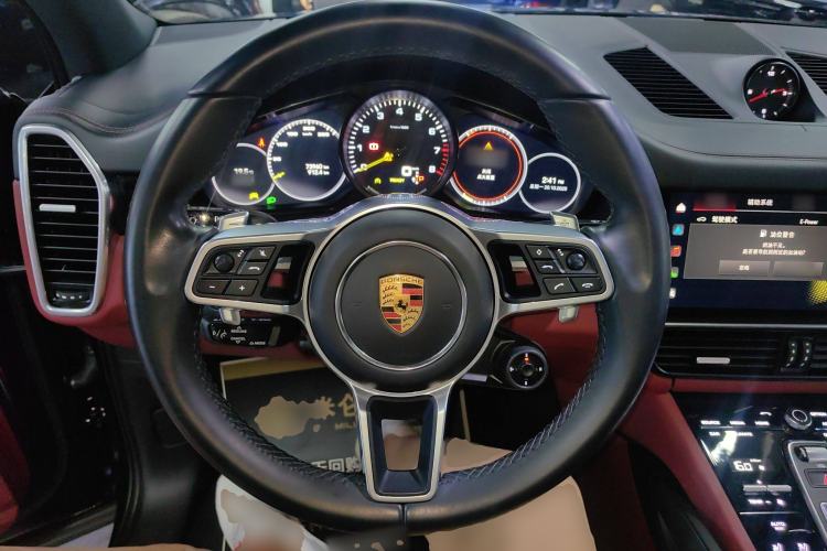 Used Porsche Cayenne E-Hybrid 2022 Cayenne E-Hybrid 2.0T Platinum Edition Steering Wheel