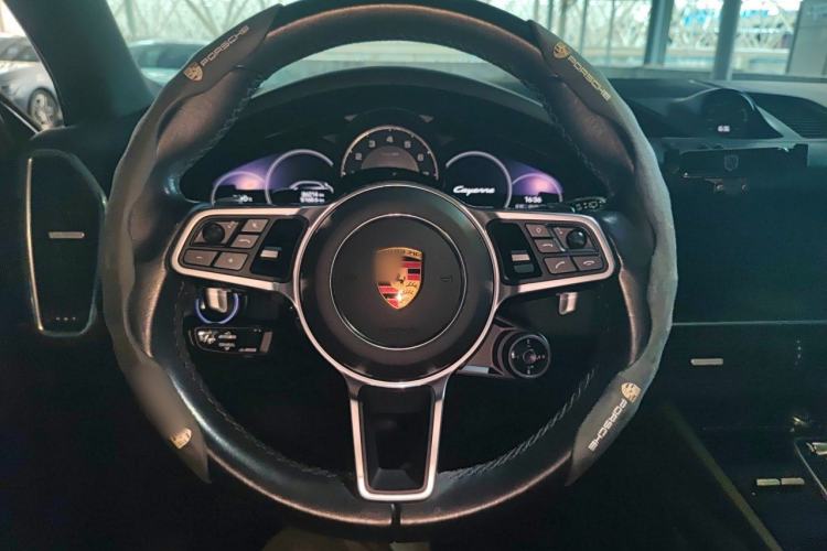 Used Porsche Cayenne E-Hybrid 2022 Cayenne E-Hybrid 2.0T Platinum Edition Steering Wheel