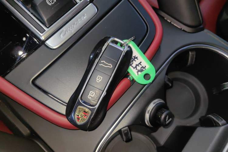 Used Porsche Cayenne E-Hybrid 2022 Cayenne E-Hybrid 2.0T Platinum Edition Vehicle Key