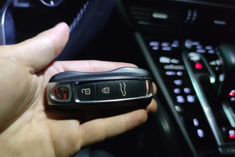 Used Porsche Cayenne E-Hybrid 2022 Cayenne E-Hybrid 2.0T Platinum Edition Vehicle Key