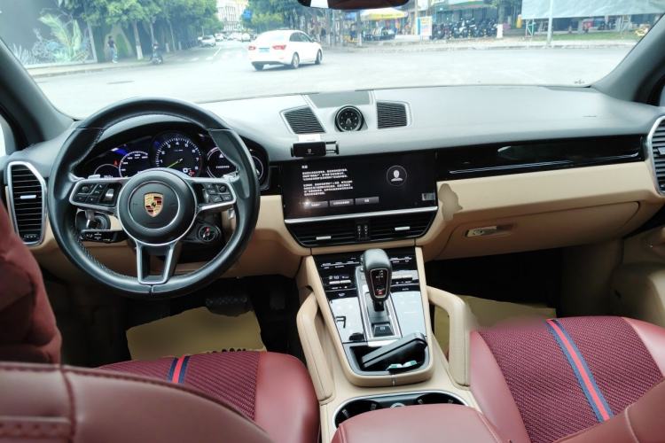 Used Porsche Cayenne E-Hybrid 2022 Cayenne E-Hybrid 2.0T Platinum Edition Center Console