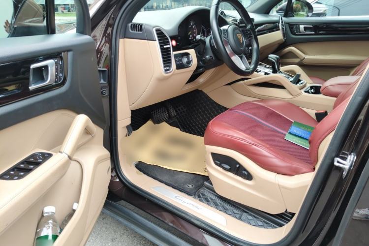 Used Porsche Cayenne E-Hybrid 2022 Cayenne E-Hybrid 2.0T Platinum Edition Driver Seat