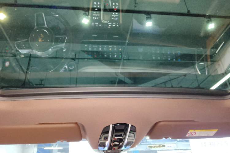 Used Porsche Cayenne E-Hybrid 2022 Cayenne E-Hybrid 2.0T Platinum Edition Headliner