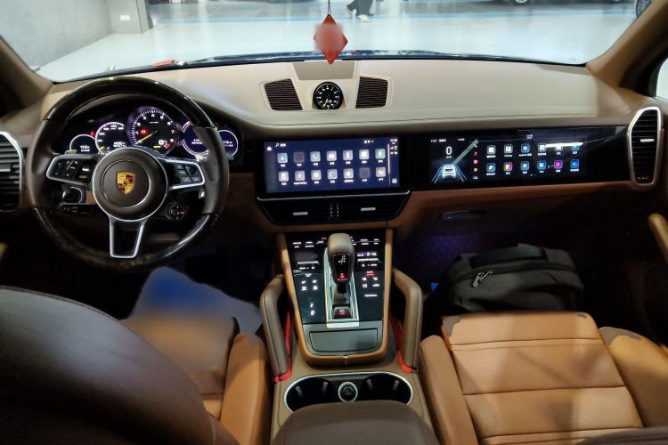 Used Porsche Cayenne E-Hybrid 2022 Cayenne E-Hybrid 2.0T Platinum Edition Interior 2