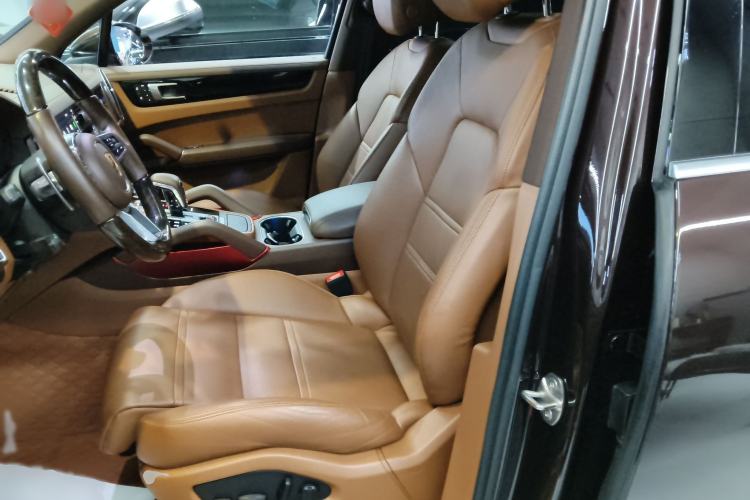 Used Porsche Cayenne E-Hybrid 2022 Cayenne E-Hybrid 2.0T Platinum Edition Left Front Seat