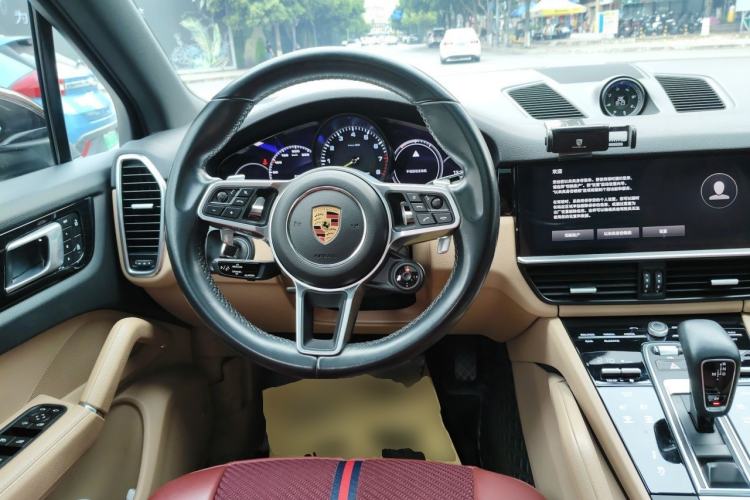 Used Porsche Cayenne E-Hybrid 2022 Cayenne E-Hybrid 2.0T Platinum Edition Steering Wheel