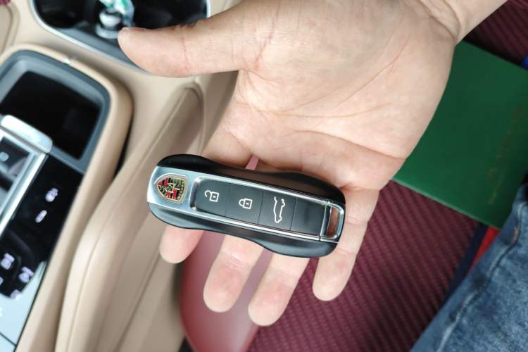 Used Porsche Cayenne E-Hybrid 2022 Cayenne E-Hybrid 2.0T Platinum Edition Vehicle Key