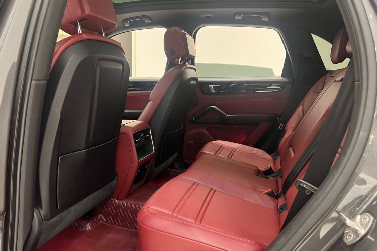 Used Porsche Cayenne E-Hybrid 2022 Cayenne E-Hybrid 2.0T Platinum Edition Interior 5