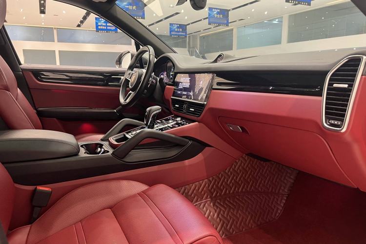 Used Porsche Cayenne E-Hybrid 2022 Cayenne E-Hybrid 2.0T Platinum Edition Interior 8