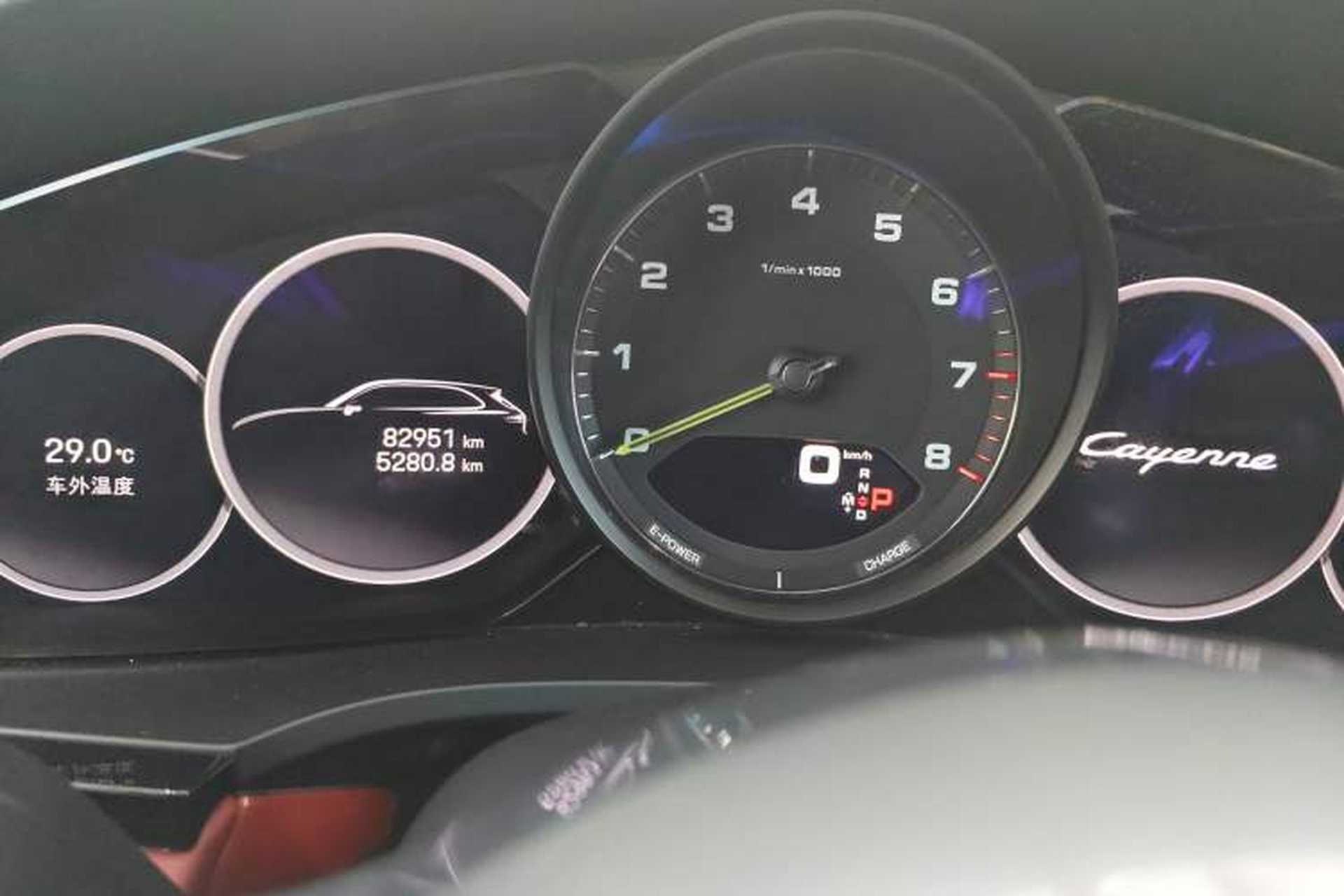 Used Porsche Cayenne E-Hybrid 2022 Cayenne E-Hybrid 2.0T Platinum Edition Odometer Close Up