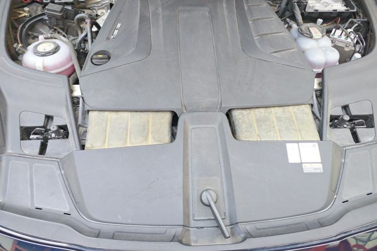 Used Porsche Cayenne E-Hybrid 2022 Cayenne E-Hybrid 2.0T Platinum Edition Engine Bay