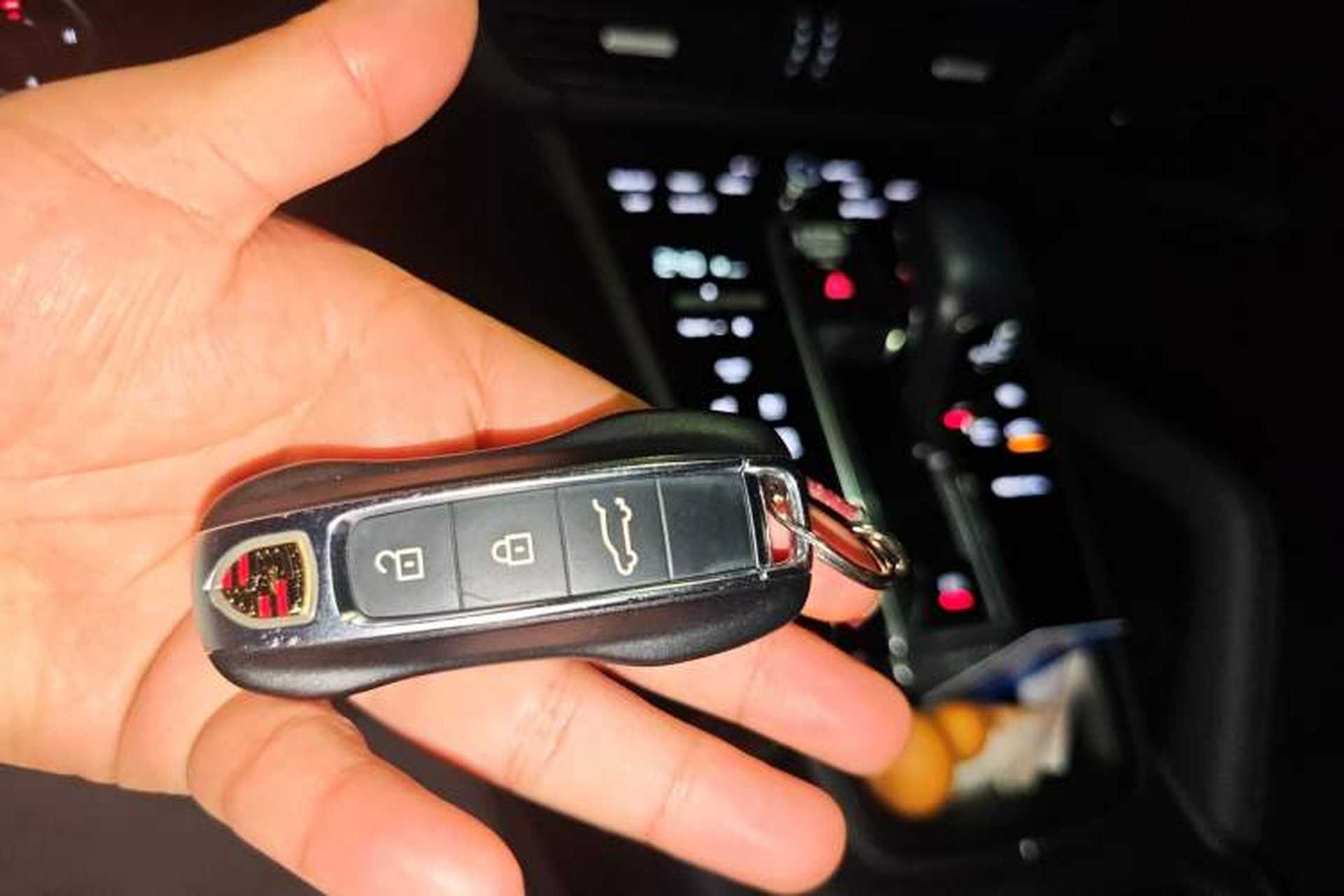 Used Porsche Cayenne E-Hybrid 2022 Cayenne E-Hybrid 2.0T Platinum Edition Vehicle Key