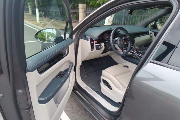 Used Porsche Cayenne E-Hybrid 2022 Cayenne E-Hybrid 2.0T Platinum Edition Driver Seat