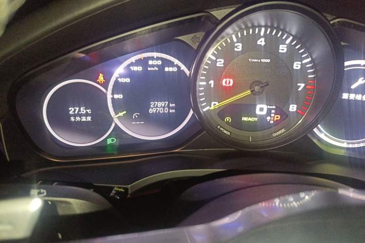 Used Porsche Cayenne E-Hybrid  Odometer Close Up