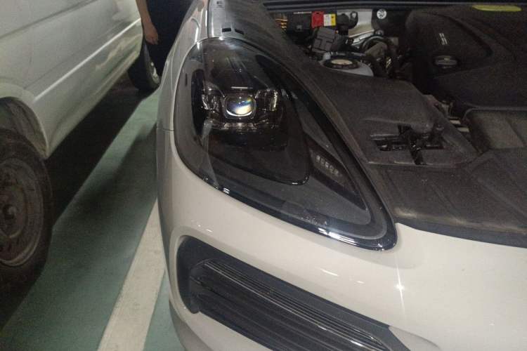 Used Porsche Cayenne E-Hybrid  Right Front Headlight