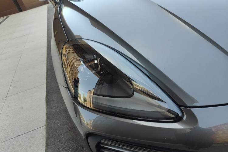 Used Porsche Cayenne E-Hybrid 2022 Cayenne E-Hybrid 2.0T Platinum Edition Right Front Headlight