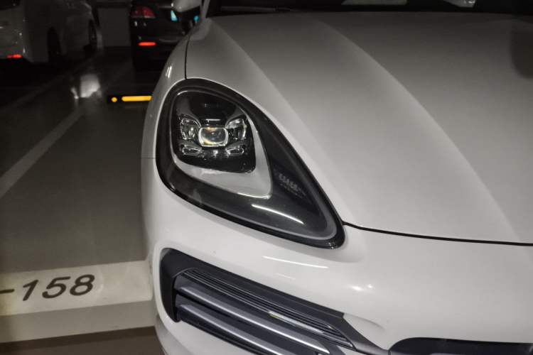 Used Porsche Cayenne E-Hybrid 2022 Cayenne E-Hybrid 2.0T Platinum Edition Right Front Headlight