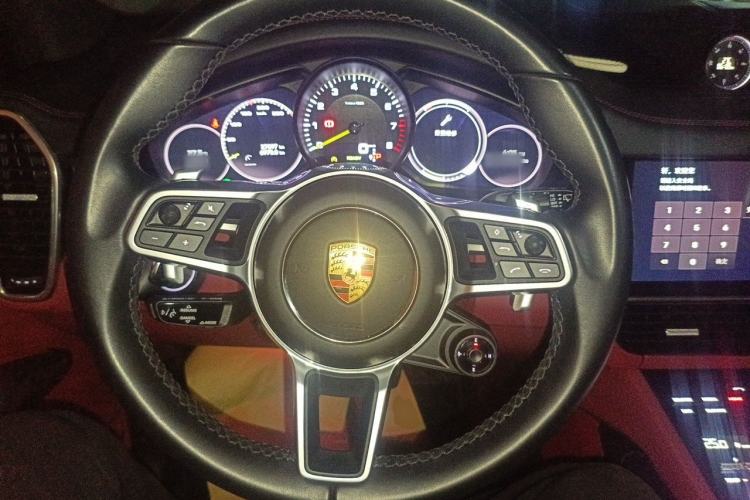 Used Porsche Cayenne E-Hybrid  Steering Wheel