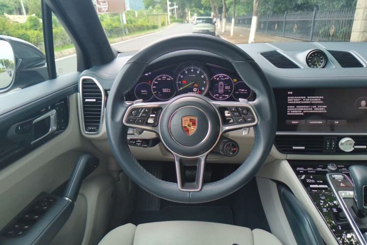 Used Porsche Cayenne E-Hybrid 2022 Cayenne E-Hybrid 2.0T Platinum Edition Steering Wheel