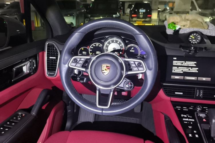 Used Porsche Cayenne E-Hybrid 2022 Cayenne E-Hybrid 2.0T Platinum Edition Steering Wheel