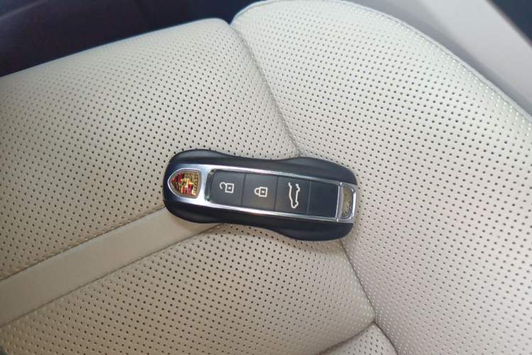 Used Porsche Cayenne E-Hybrid 2022 Cayenne E-Hybrid 2.0T Platinum Edition Vehicle Key